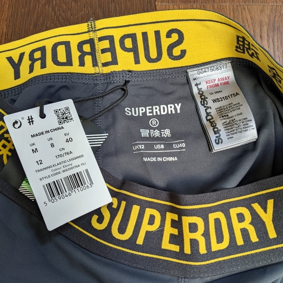 Superdry Training Elastic Legging in Ebony and yellow text, size 8 - Picture 5 of 5
